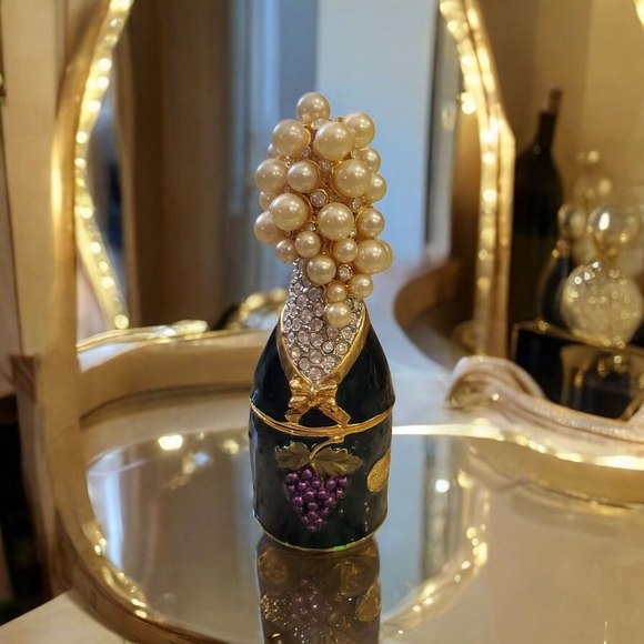 Rare Trinket Box Green Champagne Bottle Pearls & Crystals Gold Trim Ruccini - Picture 1 of 14